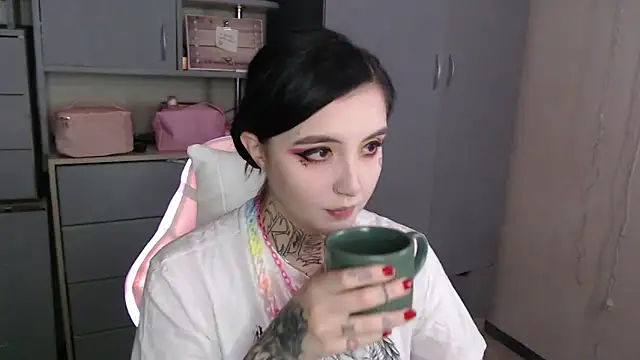 Rin andersonn online show from December 17, 2025, 2:06 am