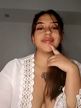 Snapshot of Cataleya_Kudo chatting on October 4, 2025, 3:37 am Cataleya Kudo online show from October 4, 2025, 3:37 am