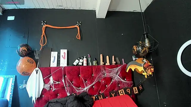 Snapshot of Cony_l chatting on October 30, 2025, 3:57 pm Cony l online show from October 30, 2025, 3:57 pm