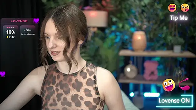 xoxo molly online show from October 28, 2025, 8:11 pm