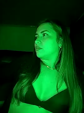 AlannadeLuna online show from December 15, 2025, 3:44 am