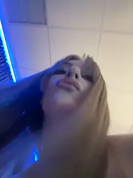 RollDolls online show from October 19, 2025, 5:08 am