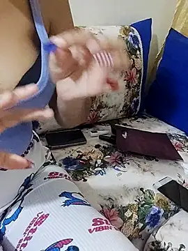 Snapshot of Rihame07 chatting on December 20, 2025, 2:13 pm Rihame07 online show from December 20, 2025, 2:13 pm