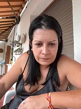 Maduritasexy43 online show from October 3, 2025, 2:58 pm