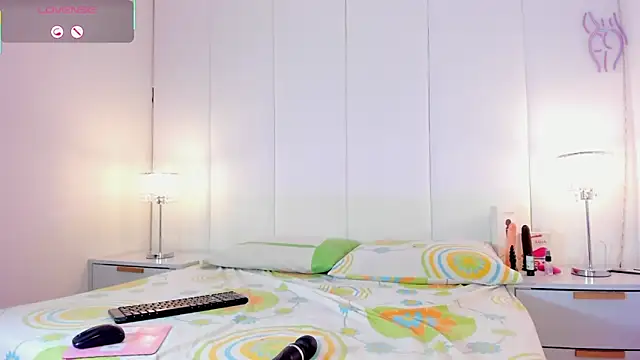 Snapshot of Krystin1 chatting on December 23, 2025, 4:43 am Krystin1 online show from December 23, 2025, 4:43 am