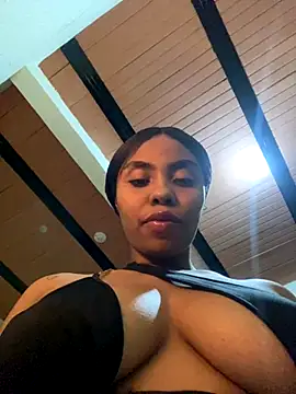 Snapshot of Itanydiorr chatting on October 15, 2025, 2:44 am Itanydiorr online show from October 15, 2025, 2:44 am