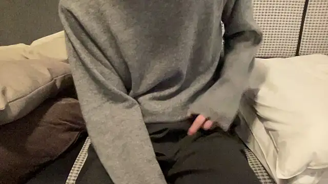 16hornydog online show from October 24, 2025, 2:24 pm