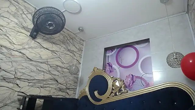 kimberly candy online show from November 8, 2025, 7:23 pm