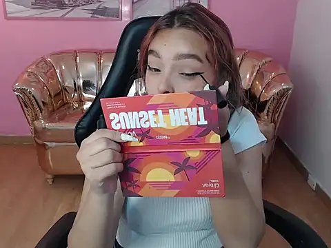 mia foster t online show from October 13, 2025, 12:38 pm