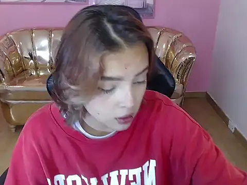 mia foster t online show from October 17, 2025, 12:52 pm