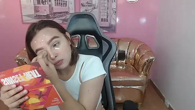 mia foster t online show from December 17, 2025, 12:55 pm