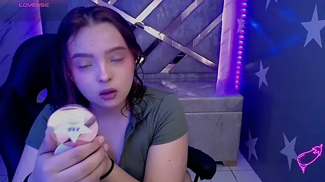 mia foster t online show from May 11, 2026, 1:17 pm