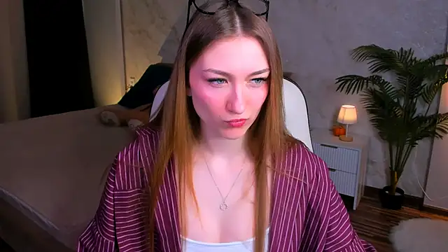 AngelAnabelle online show from December 17, 2025, 2:01 pm