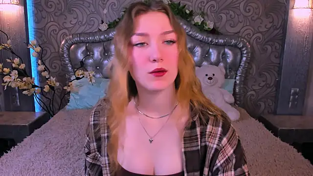 Snapshot of AngelAnabelle chatting on February 7, 2026, 8:45 pm AngelAnabelle online show from February 7, 2026, 8:45 pm