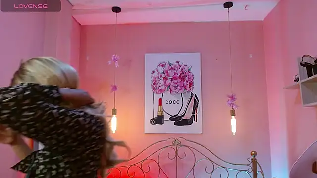 ingrid03 taffur online show from April 13, 2026, 2:44 pm