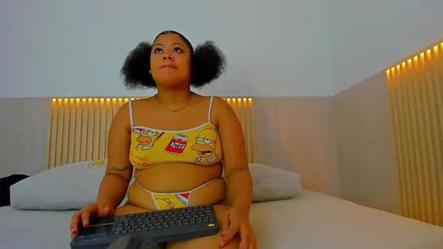 Snapshot of yeliss_brown chatting on October 21, 2025, 7:25 pm yeliss brown online show from October 21, 2025, 7:25 pm