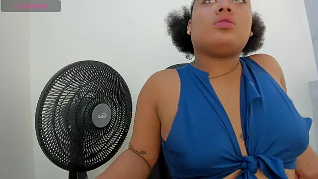 Snapshot of yeliss_brown chatting on October 30, 2025, 3:52 am yeliss brown online show from October 30, 2025, 3:52 am