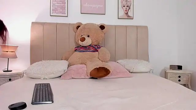 sam von tess online show from October 16, 2025, 4:13 am