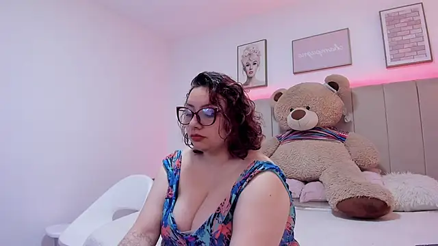 sam von tess online show from October 21, 2025, 4:57 am