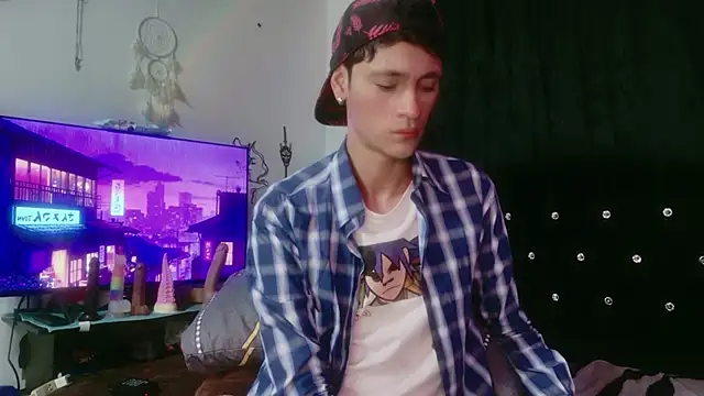 Tyler cat online show from November 27, 2025, 4:14 am