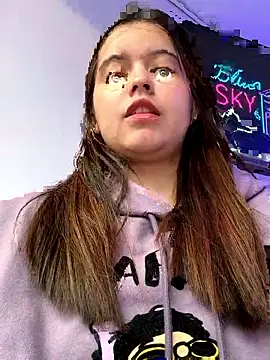 Snapshot of gabriiieela_ chatting on January 7, 2026, 10:12 pm gabriiieela online show from January 7, 2026, 10:12 pm