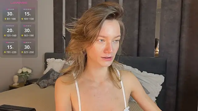 EvaToniz online show from December 4, 2025, 1:15 am