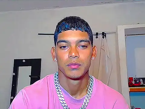 Snapshot of theMyke101 chatting on May 6, 2026, 8:03 pm theMyke101 online show from May 6, 2026, 8:03 pm