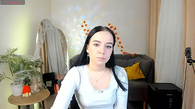 Avelyne  online show from October 23, 2025, 9:02 pm