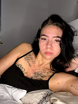 YoungZoexx online show from November 15, 2025, 7:05 am