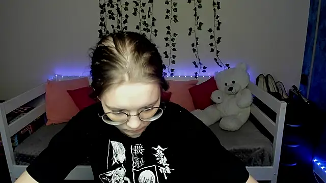 shy elina01 online show from October 15, 2025, 10:26 am