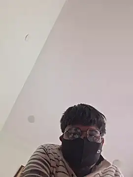 Snapshot of UsurpedThaw chatting on November 17, 2025, 2:06 am UsurpedThaw online show from November 17, 2025, 2:06 am