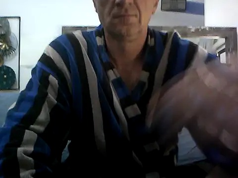 Snapshot of Vintermelon2 chatting on October 27, 2025, 6:50 am Vintermelon2 online show from October 27, 2025, 6:50 am