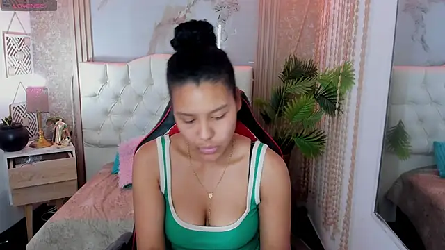 Snapshot of AriaVega chatting on March 29, 2026, 12:16 pm AriaVega online show from March 29, 2026, 12:16 pm