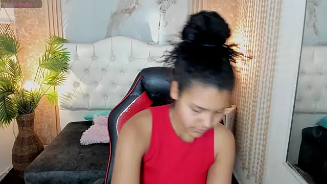 Snapshot of AriaVega chatting on April 8, 2026, 12:38 pm AriaVega online show from April 8, 2026, 12:38 pm