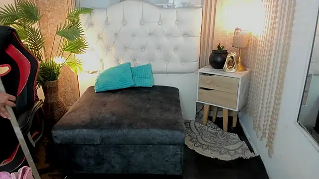 Snapshot of AriaVega chatting on April 12, 2026, 1:16 pm AriaVega online show from April 12, 2026, 1:16 pm