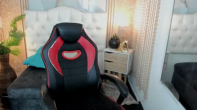 Snapshot of AriaVega chatting on April 16, 2026, 1:01 pm AriaVega online show from April 16, 2026, 1:01 pm