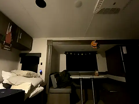 mcxxx87 online show from November 1, 2025, 11:01 am