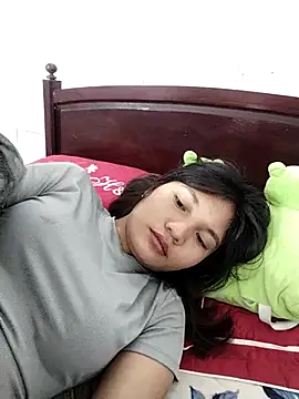 Mit-thi123 online show from November 13, 2025, 4:33 am