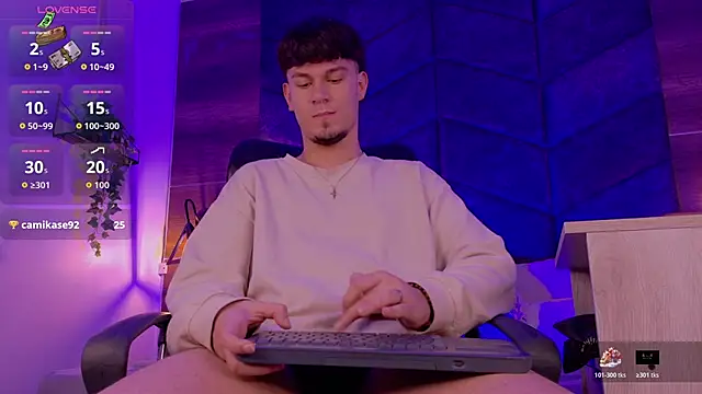 LiamThunder05  online show from November 10, 2025, 3:05 am