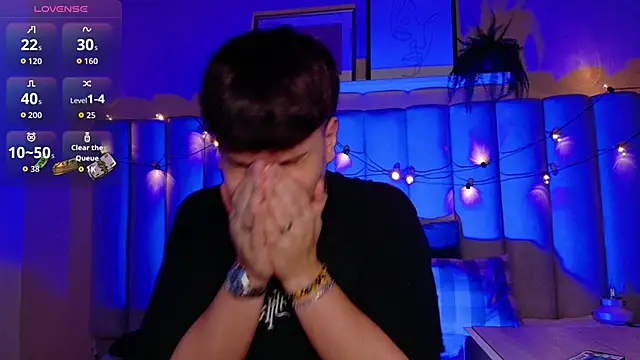 LiamThunder05  online show from November 11, 2025, 3:06 am