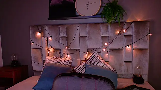 LiamThunder05  online show from November 15, 2025, 3:37 am