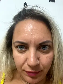 Daiana Andra online show from October 5, 2025, 10:07 pm