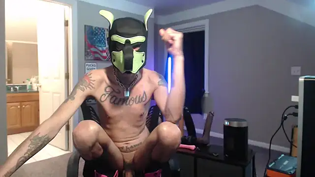 Snapshot of Michigan9000 chatting on February 14, 2026, 1:02 am Michigan9000 online show from February 14, 2026, 1:02 am