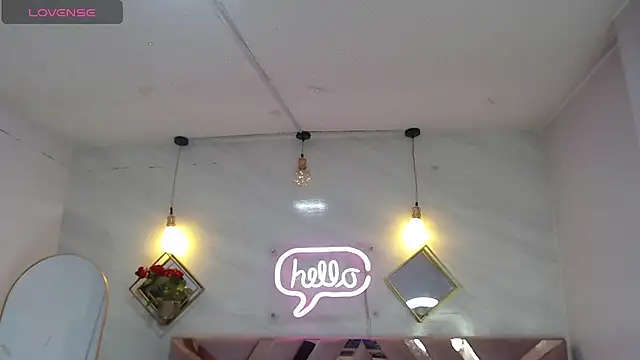 Snapshot of Dayan_v_ chatting on November 12, 2025, 8:19 pm Dayan v online show from November 12, 2025, 8:19 pm