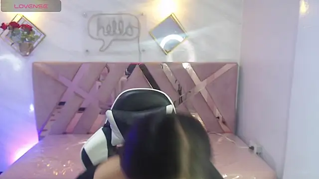 Snapshot of Dayan_v_ chatting on November 20, 2025, 8:08 pm Dayan v online show from November 20, 2025, 8:08 pm