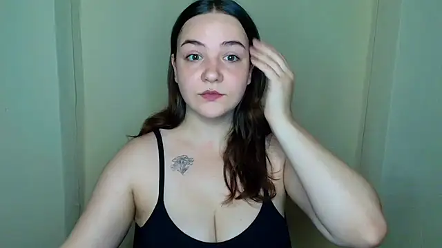 Snapshot of OliviaMontgommery chatting on July 5, 2026, 2:29 am OliviaMontgommery online show from July 5, 2026, 2:29 am