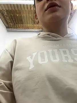 catalina garciaa online show from November 27, 2025, 6:32 pm