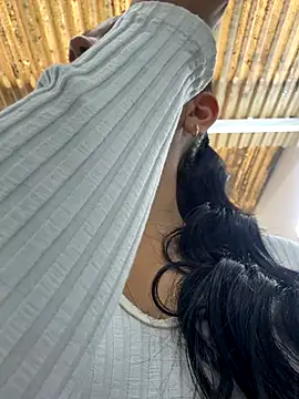 catalina garciaa online show from November 30, 2025, 1:37 pm