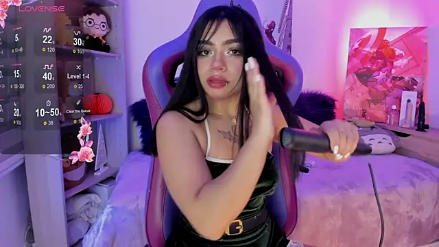 Snapshot of emma_soffia chatting on November 14, 2025, 11:24 pm emma soffia online show from November 14, 2025, 11:24 pm