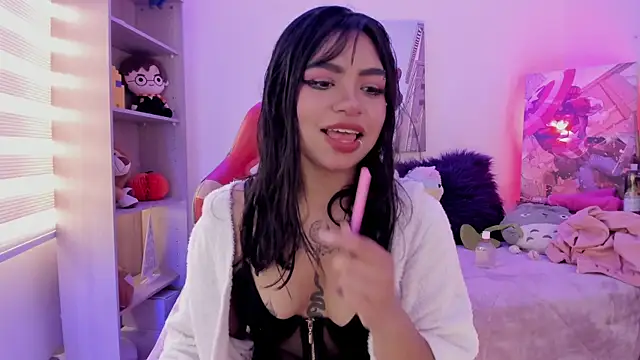 Snapshot of emma_soffia chatting on November 28, 2025, 6:43 pm emma soffia online show from November 28, 2025, 6:43 pm